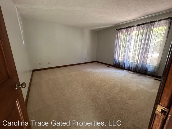 Building Photo - 3 br, 2 bath House - 5055 Bluebird Drive