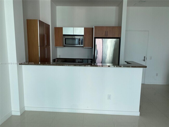 Building Photo - 300 S Biscayne Blvd