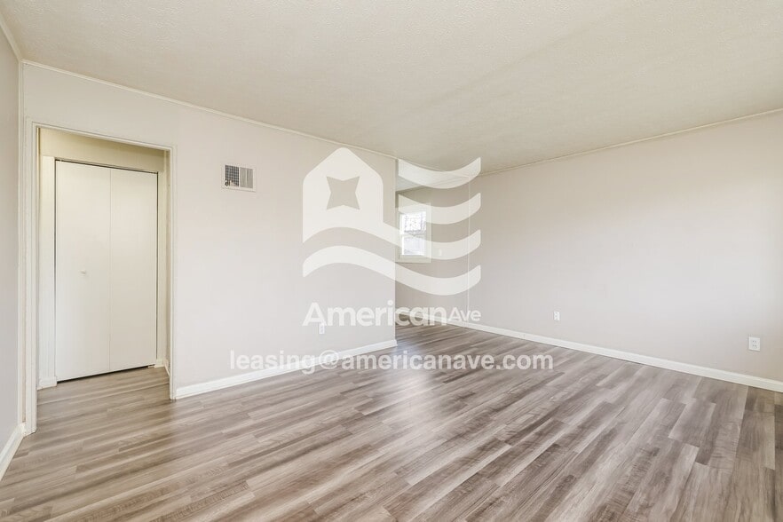 Building Photo - 1818 Springmont Ave