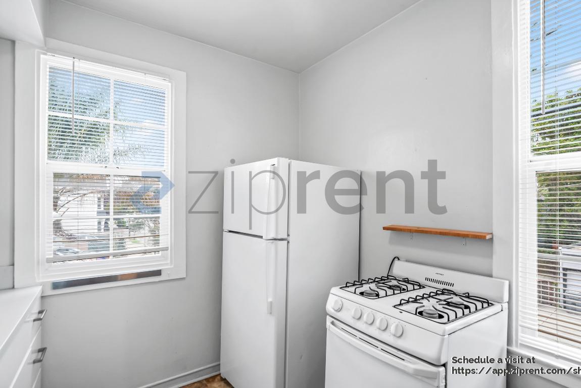 Building Photo - 1209 Campbell St