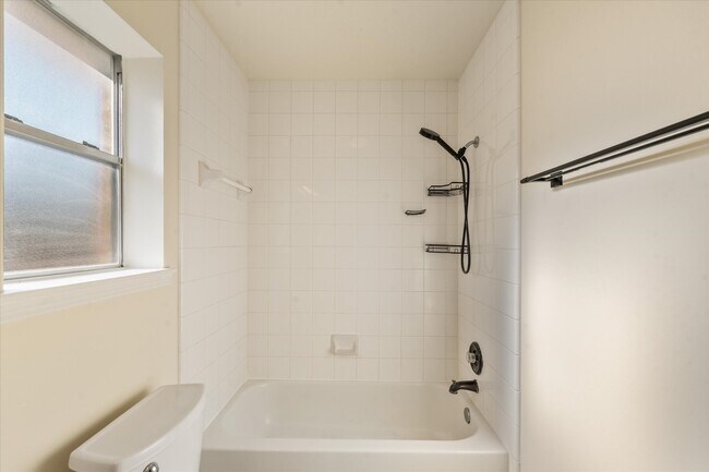 Building Photo - 2618 Oxhill Ct