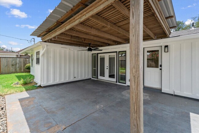 Building Photo - 1328 Bingle Rd