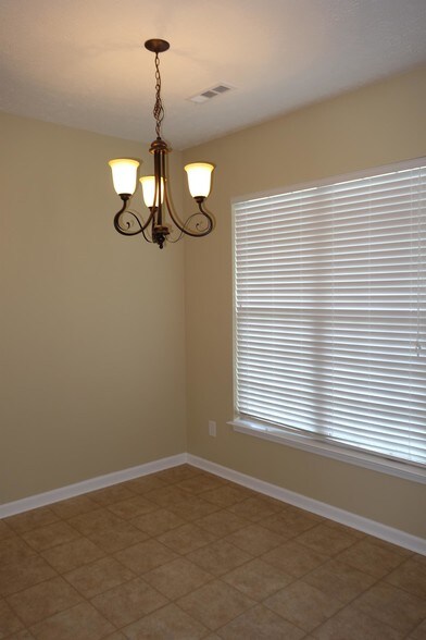 dining room - 104 Read Tavern Rd