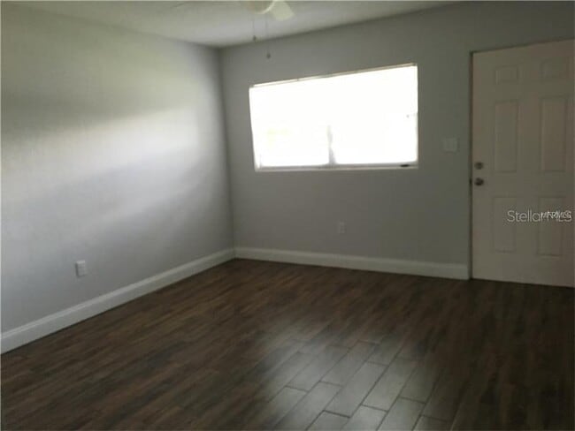 Building Photo - 508 Varsity St