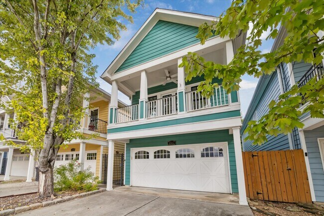 Building Photo - 1322 Dian St