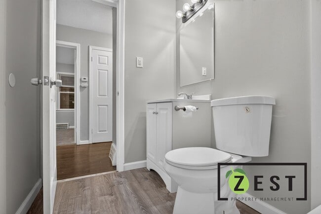 Building Photo - Charming 3 Bedroom home in Detroit Thursday August 6, 2026 @ 7:15p-7:45p