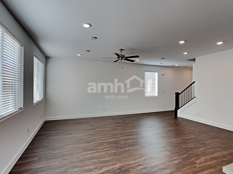 Building Photo - 8957 Tiger Tooth Ave