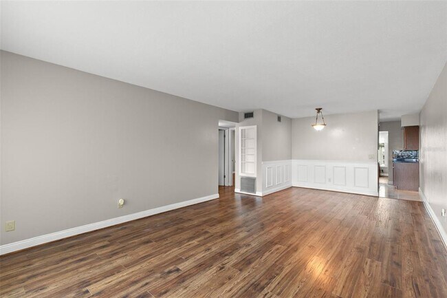 Building Photo - 2043 Denmark St