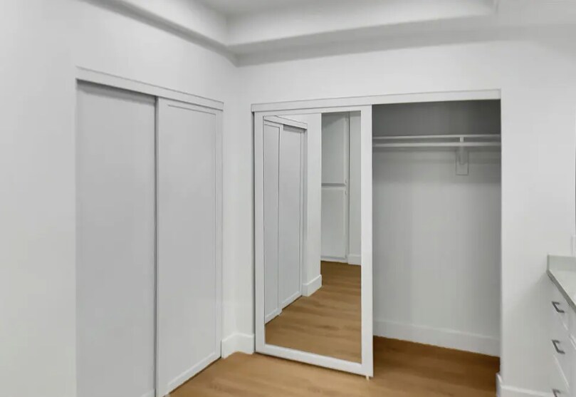 Building Photo - 953 S Ridgecrest Cir