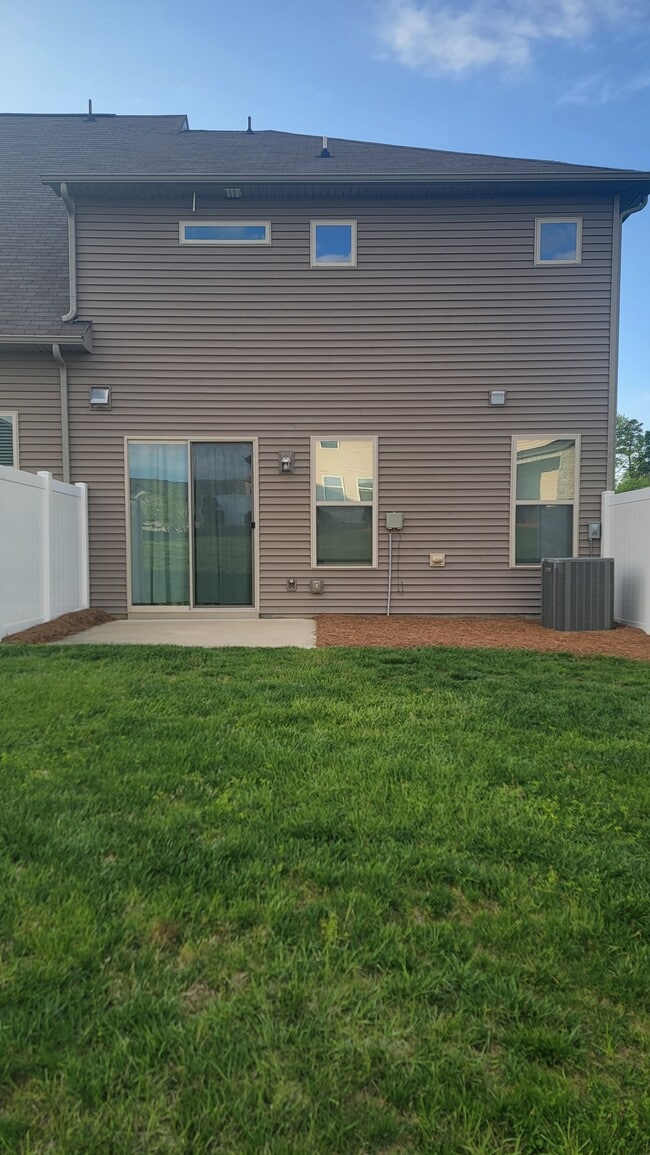 Building Photo - 5688 Garrow Glen Rd