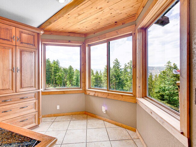 Building Photo - 785 Warren Gulch Rd