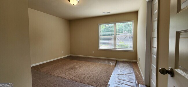 Building Photo - 525 Twelve Oaks Dr