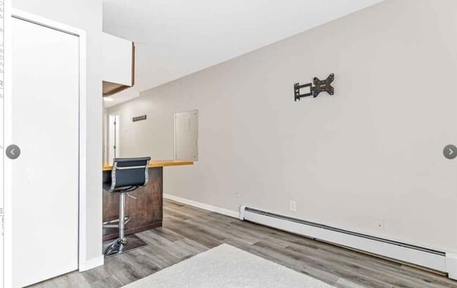 Building Photo - 130 Demont Ave