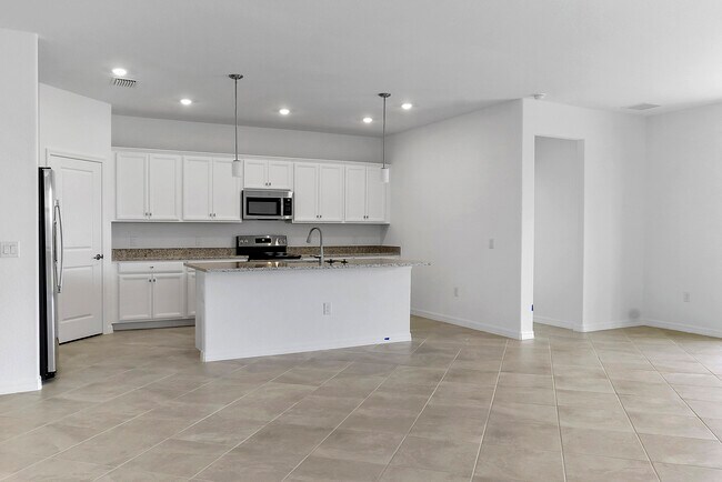 Building Photo - 14848 Portico Blvd