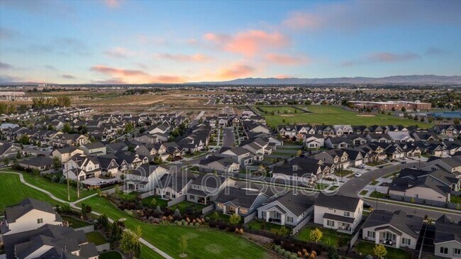 Building Photo - 10238 Hazy Gln Dr