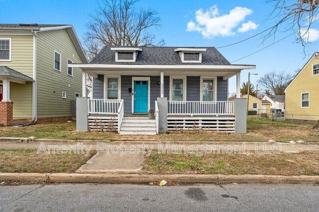 Building Photo - 2007 Albany Ave