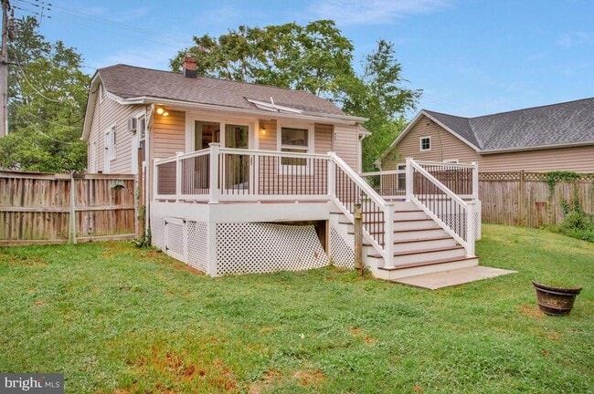 Building Photo - 1009 Tyler Ave