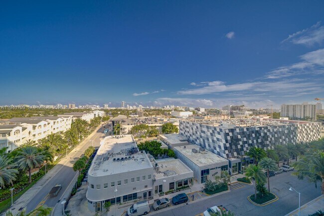 Building Photo - 1900 Sunset Harbour Dr