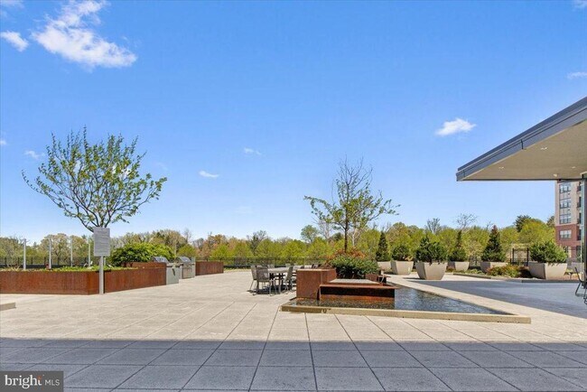 Building Photo - 145 Riverhaven Dr