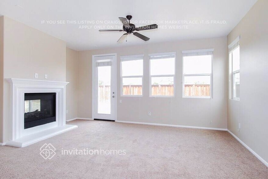 Building Photo - 2263 Finch Cir
