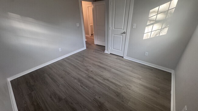 Building Photo - 3503 Division St