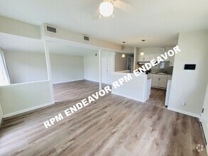 Building Photo - Updated Florissant 3BR w/ En-Suite, Washer...