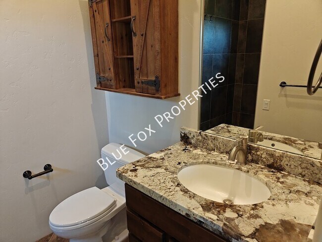 Building Photo - 13037 N Red Quail Pl