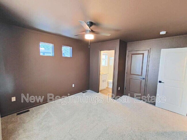 Building Photo - 6011 Notch Top Wy