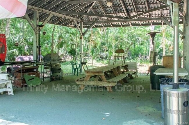 Building Photo - 217 S Tuck Point