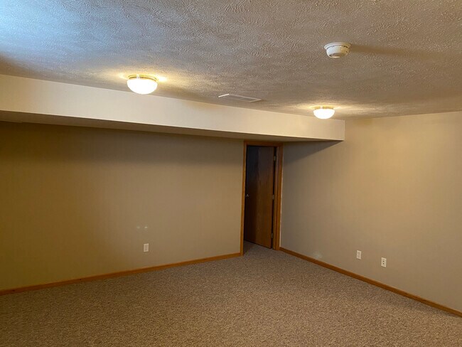 Basement Rec Room - 1608 Ohio St