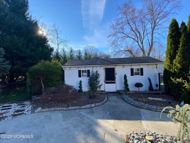 Building Photo - 41 Church Rd