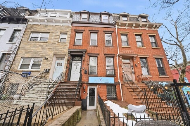 Building Photo - 693 BERGEN Ave