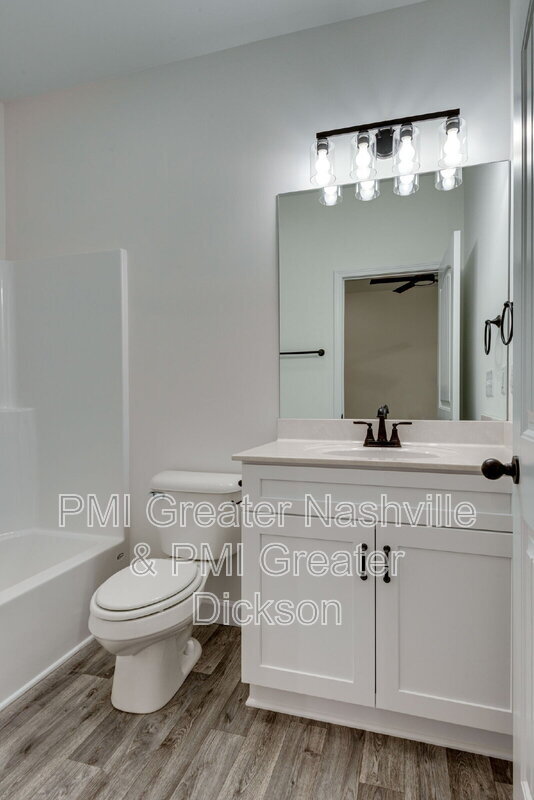 Building Photo - 732 Lucas Rd