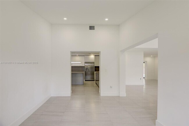 Building Photo - 5895 SW 50th Terrace