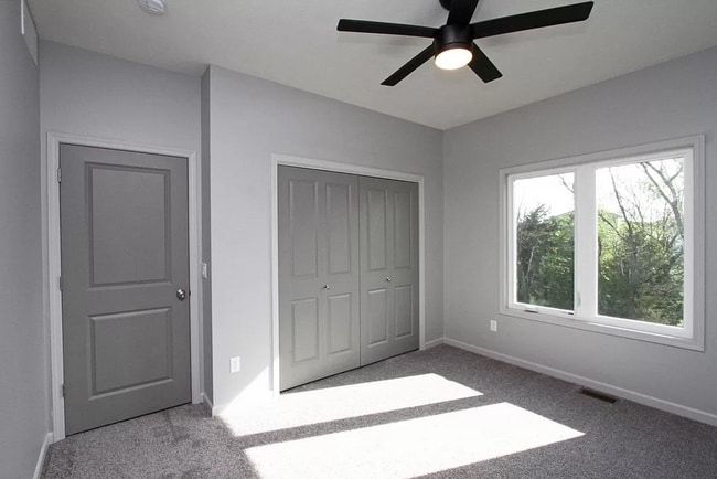 Building Photo - Beautiful 5 Bed/3 Bath House Available February 1st, 2026!