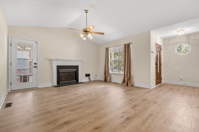 Building Photo - 5703 Stardust Dr