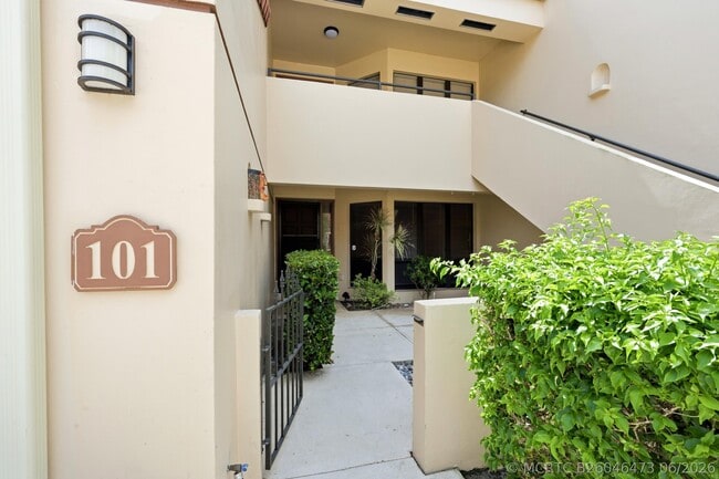 Building Photo - 101 Waterview Dr