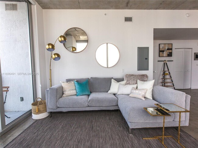 Building Photo - 151 SE 1st St