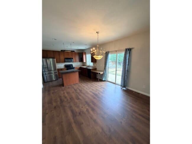 Building Photo - 10552 Vaughn Ct