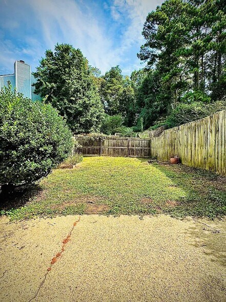 Building Photo - 5034 Bell Dr SE