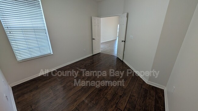 Building Photo - 17449 New Cross Cir