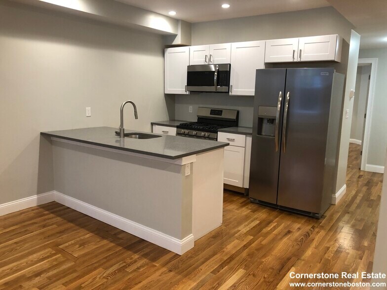 Building Photo - 14 Symphony Rd