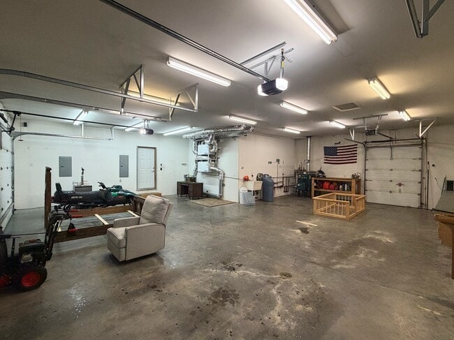 Building Photo - 1850 Osborn Ct