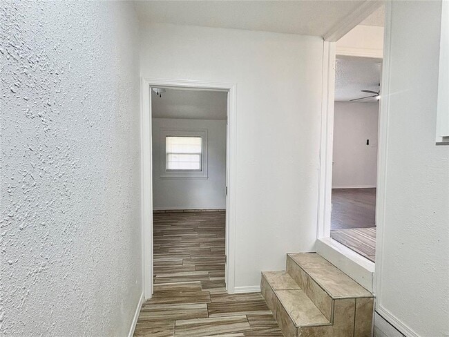 Building Photo - 1228 SW 50th St