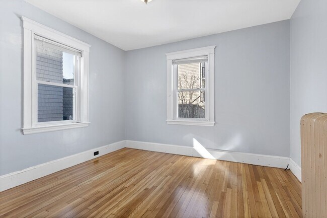 Building Photo - 64 Beaumont St