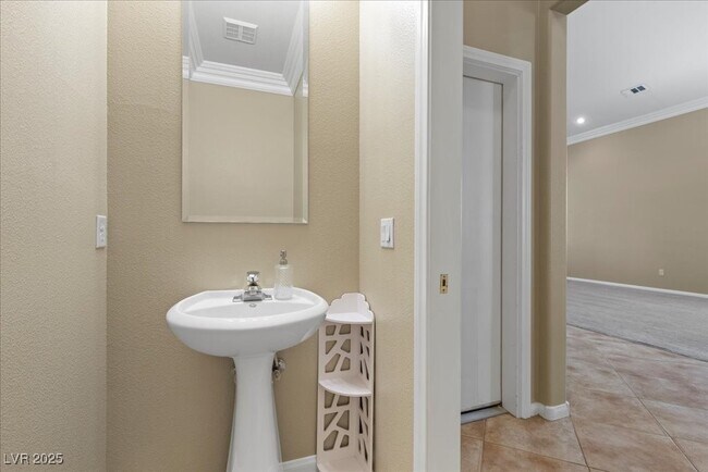 Building Photo - 5863 Gushing Spring Ave