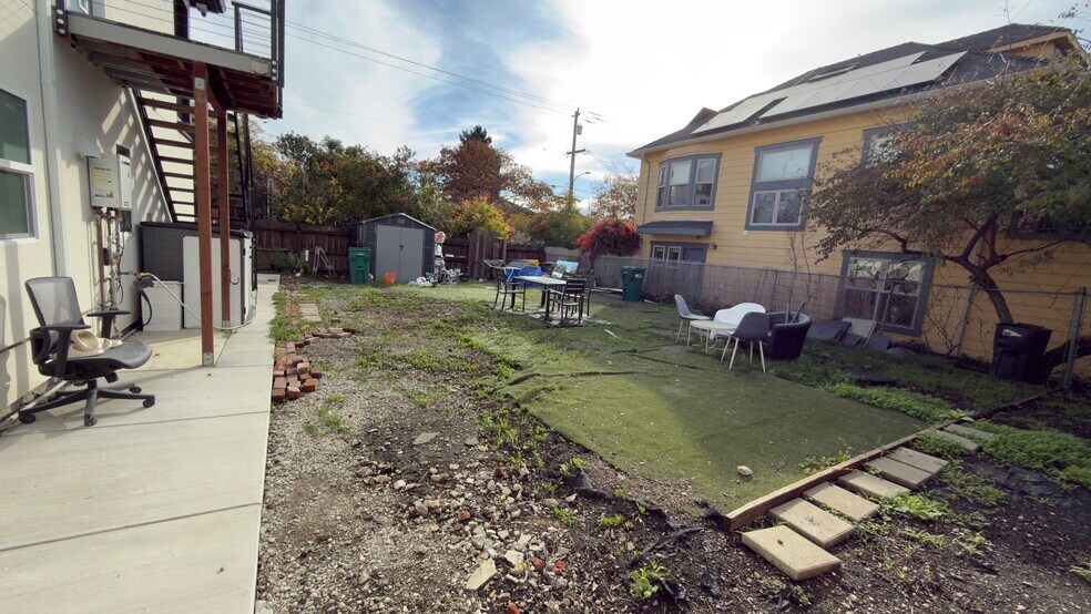 Building Photo - 1202 61st St