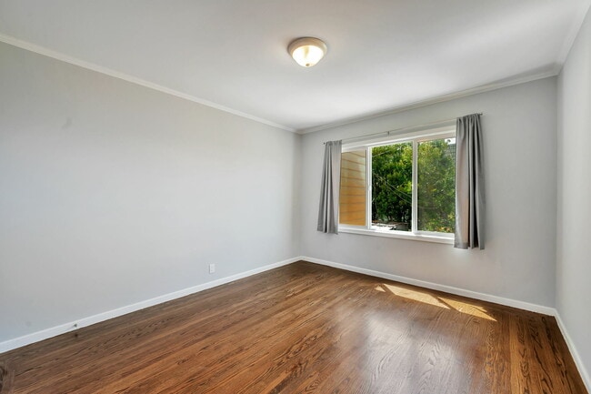 Building Photo - 91 Middlefield Dr