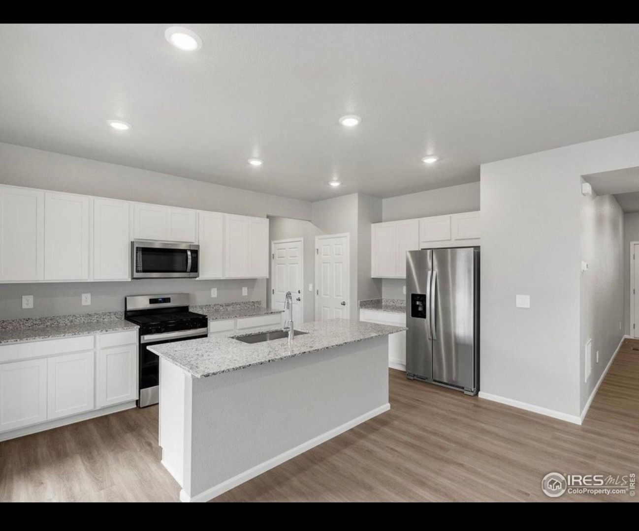 Building Photo - 612 98th Ave
