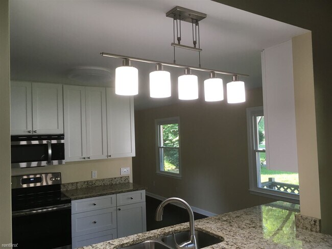 Building Photo - 3 br, 2 bath House - 9315 Tiverton Way